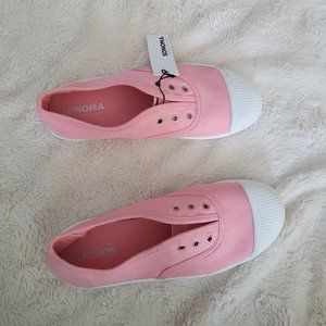 Girls shoes